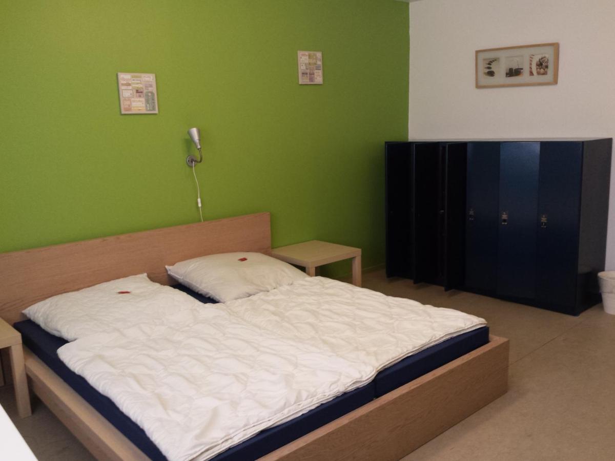 Jugendgastehaus Lichterfelde Hostel Berlijn Buitenkant foto